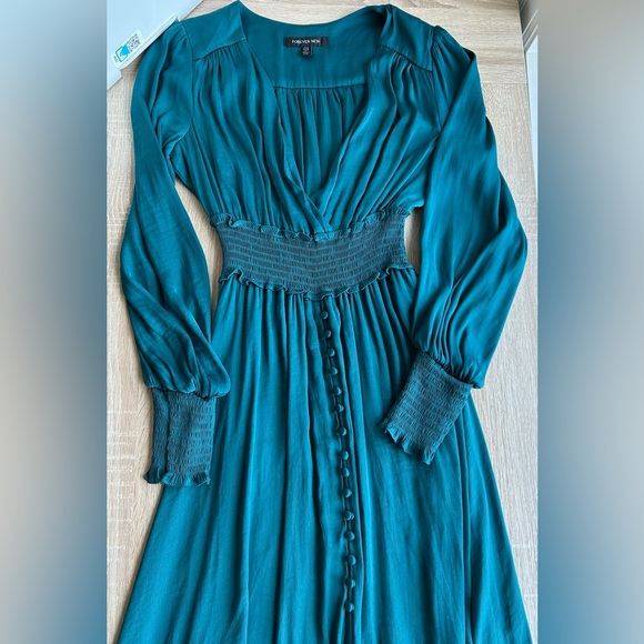 Ever New Evie Midi Dress - Picture 5 of 5